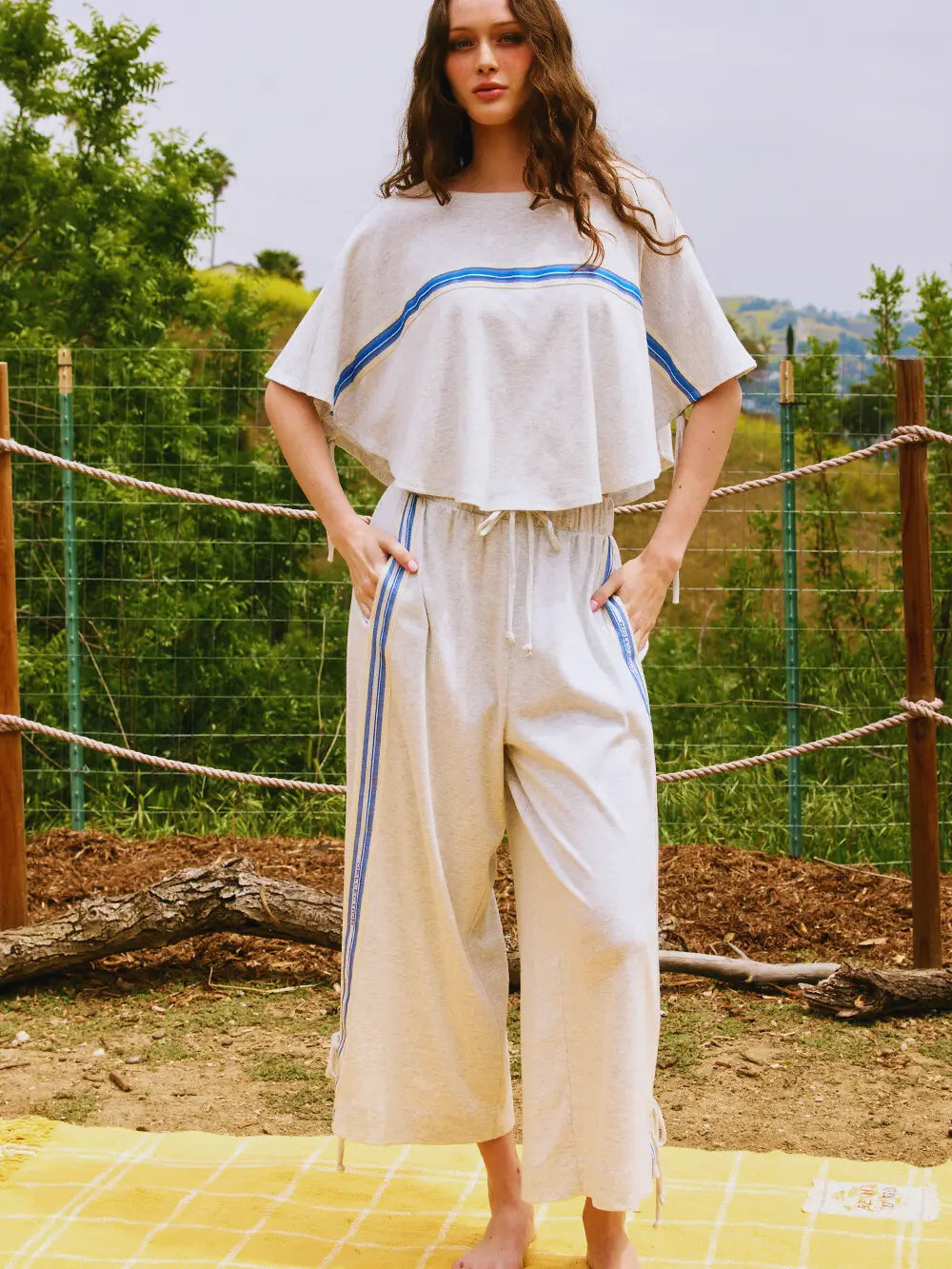 Side-Stripe Detail Tie Bottom Sweatpants
