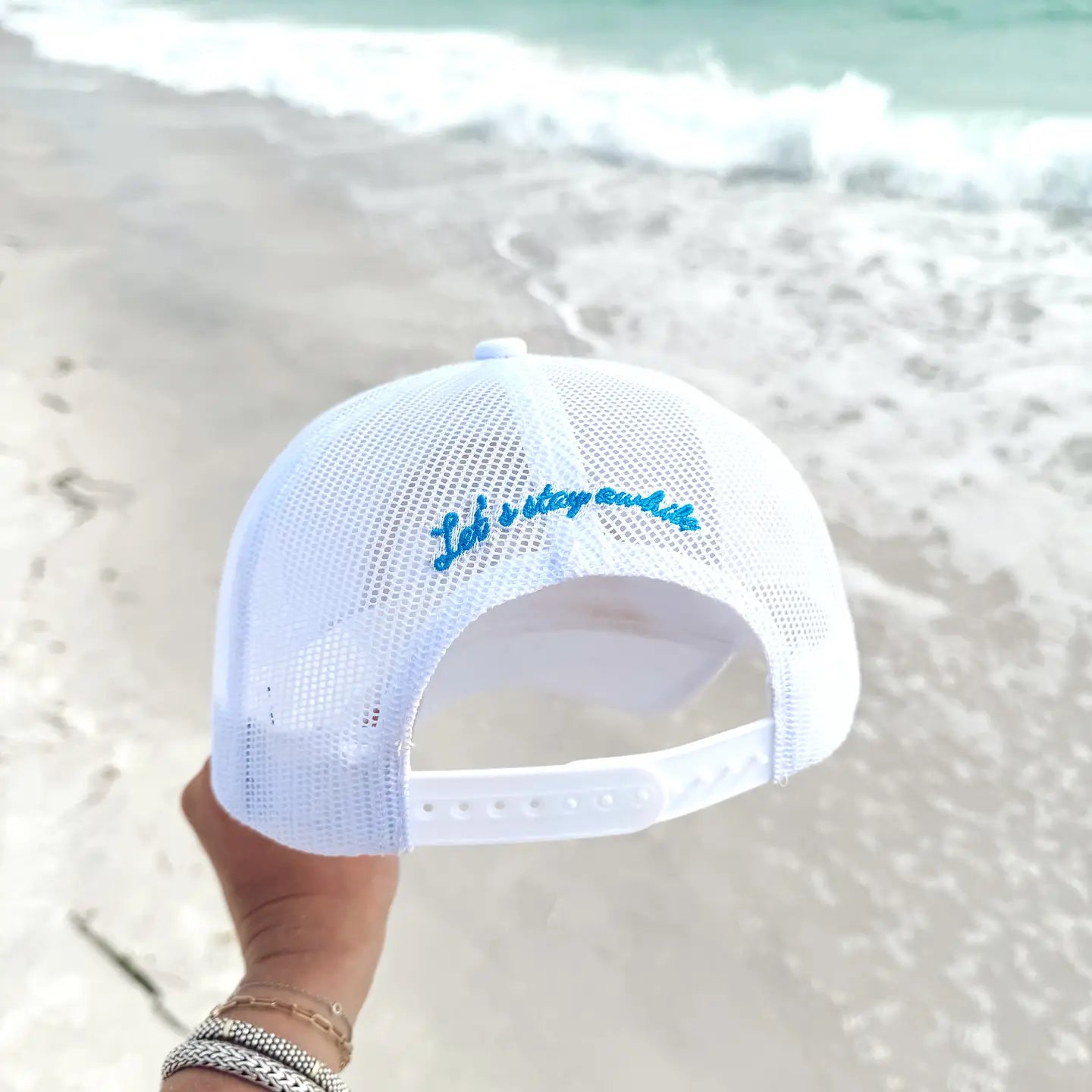 Welcome To Paradise - White Vintage Trucker Hat