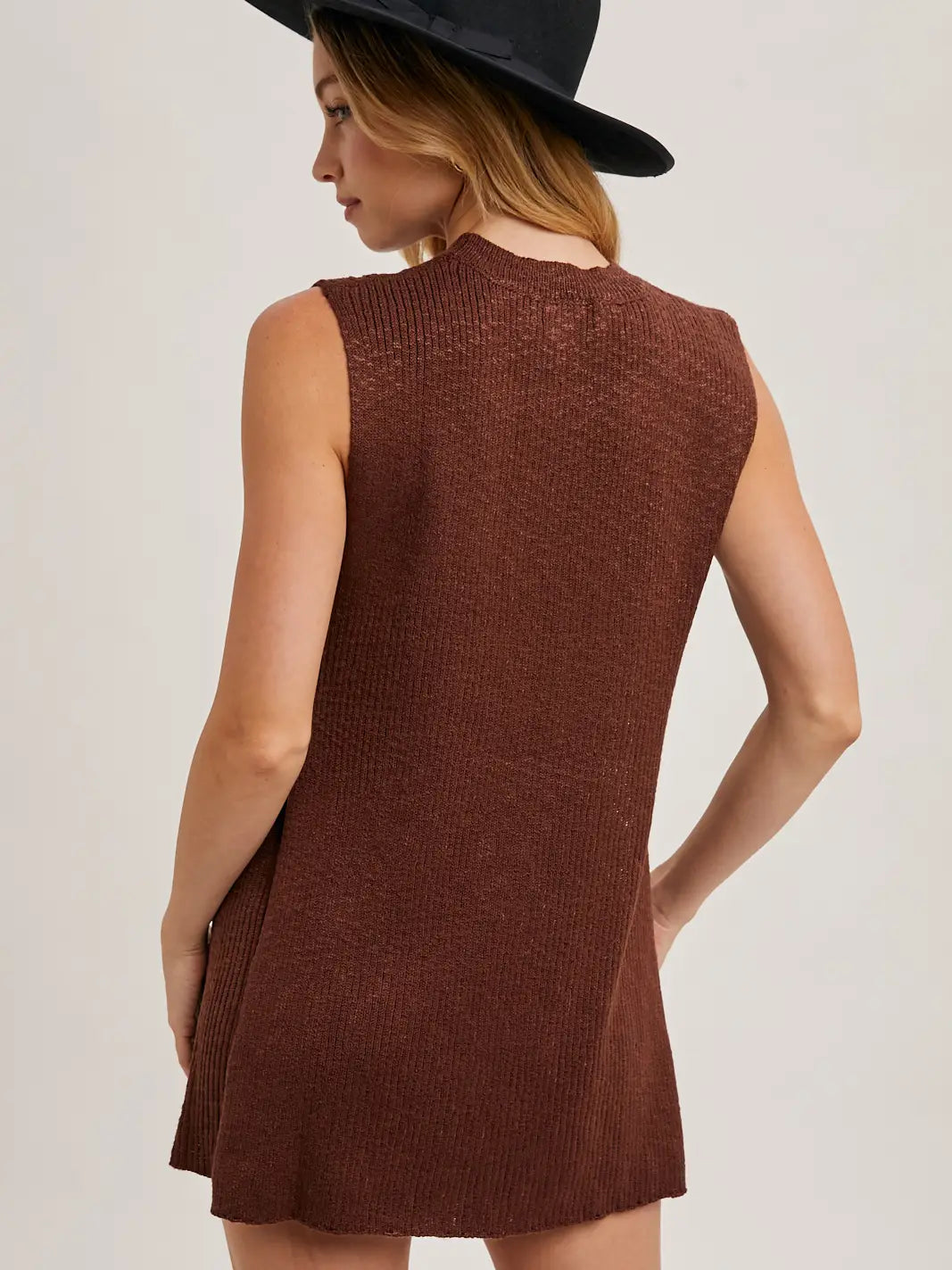 Sleeveless Side Slit & Short Knit Sweater Set