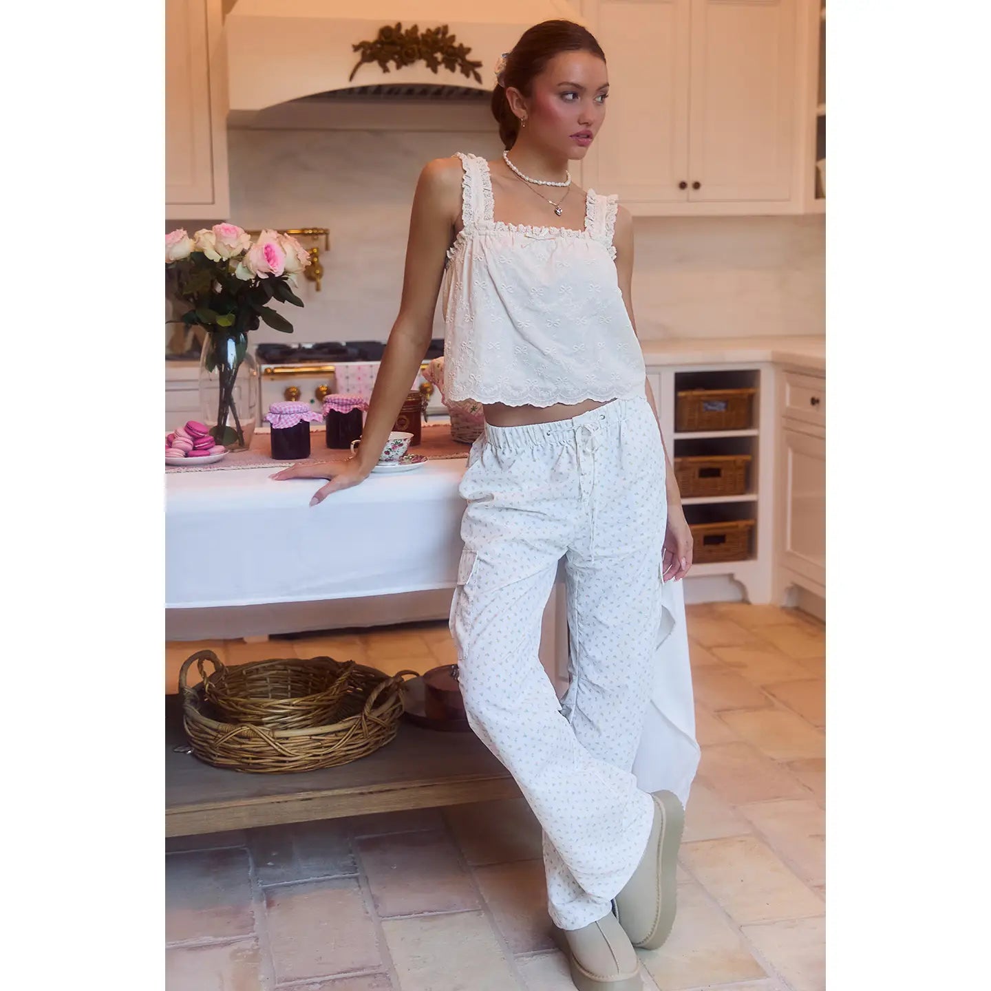 Mid-Rise Ditsy Floral Printed Cargo Pants