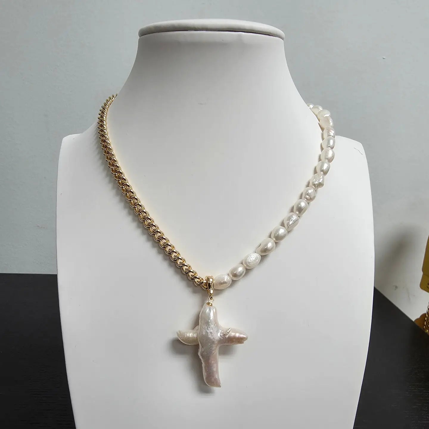 Mix Gold Chain with Pearl Beaded Necklace