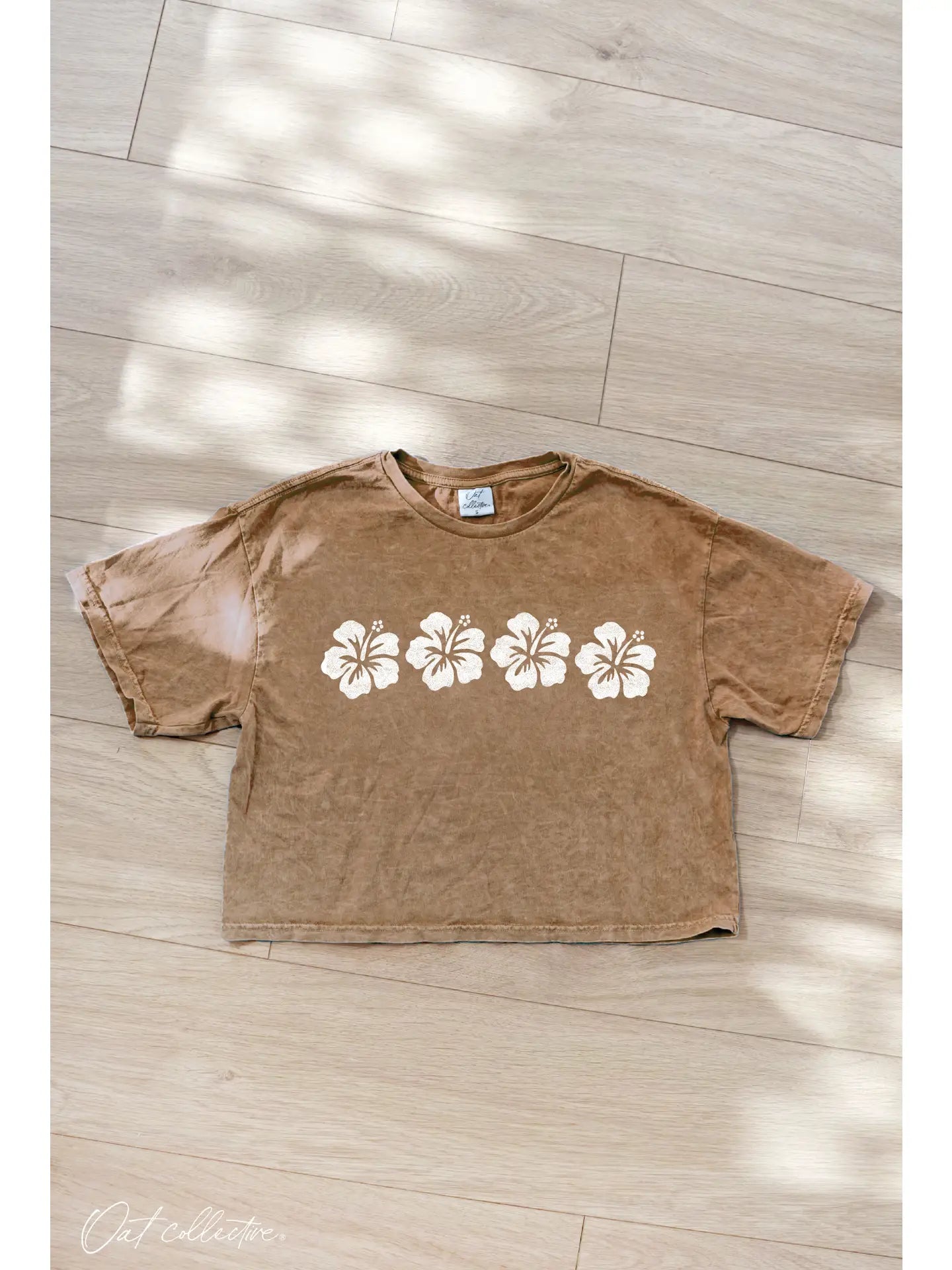 Hibiscus Row Cropped Mineral Washed Graphic Top