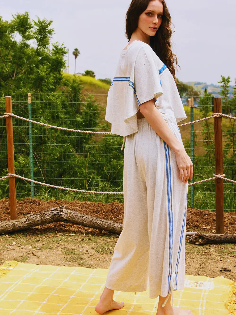 Side-Stripe Detail Tie Bottom Sweatpants