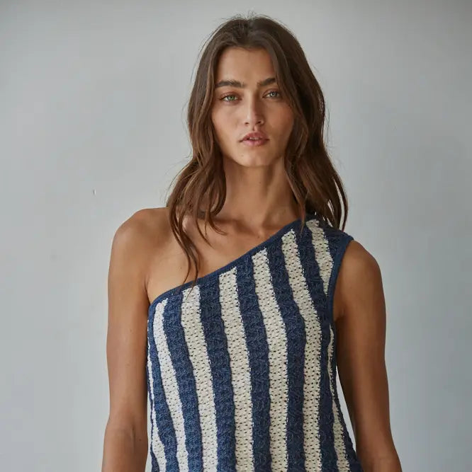 One Shoulder Sleeveless Crop