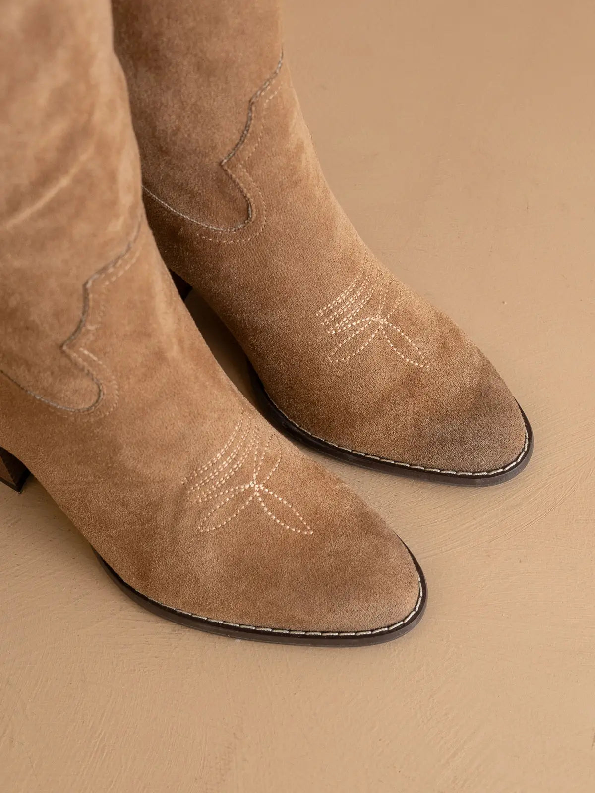 The Roxanne | Latte Knee High Western Bucket Boot