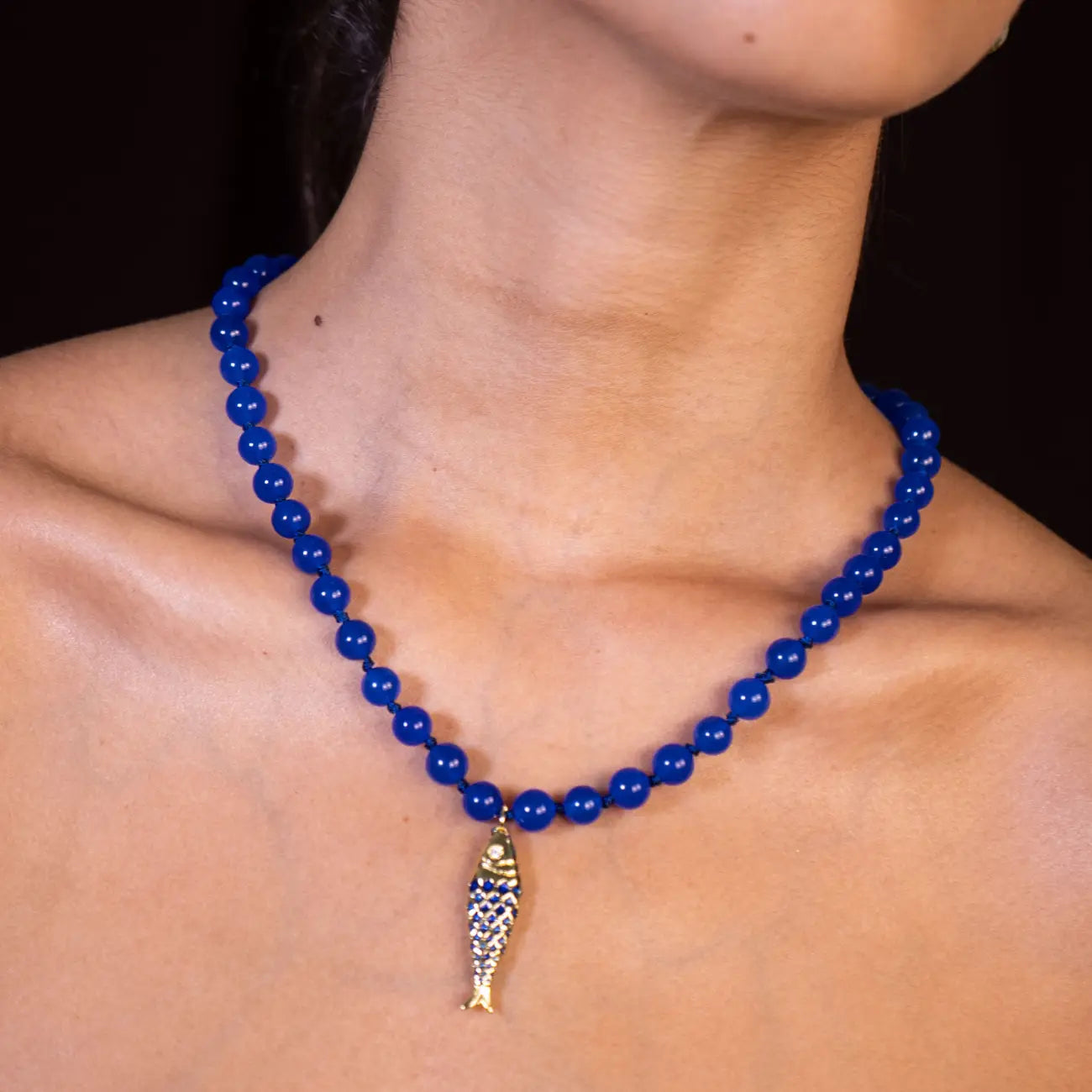 Royal Agate Bead Necklace with Hand-Painted Sardine Pendant
