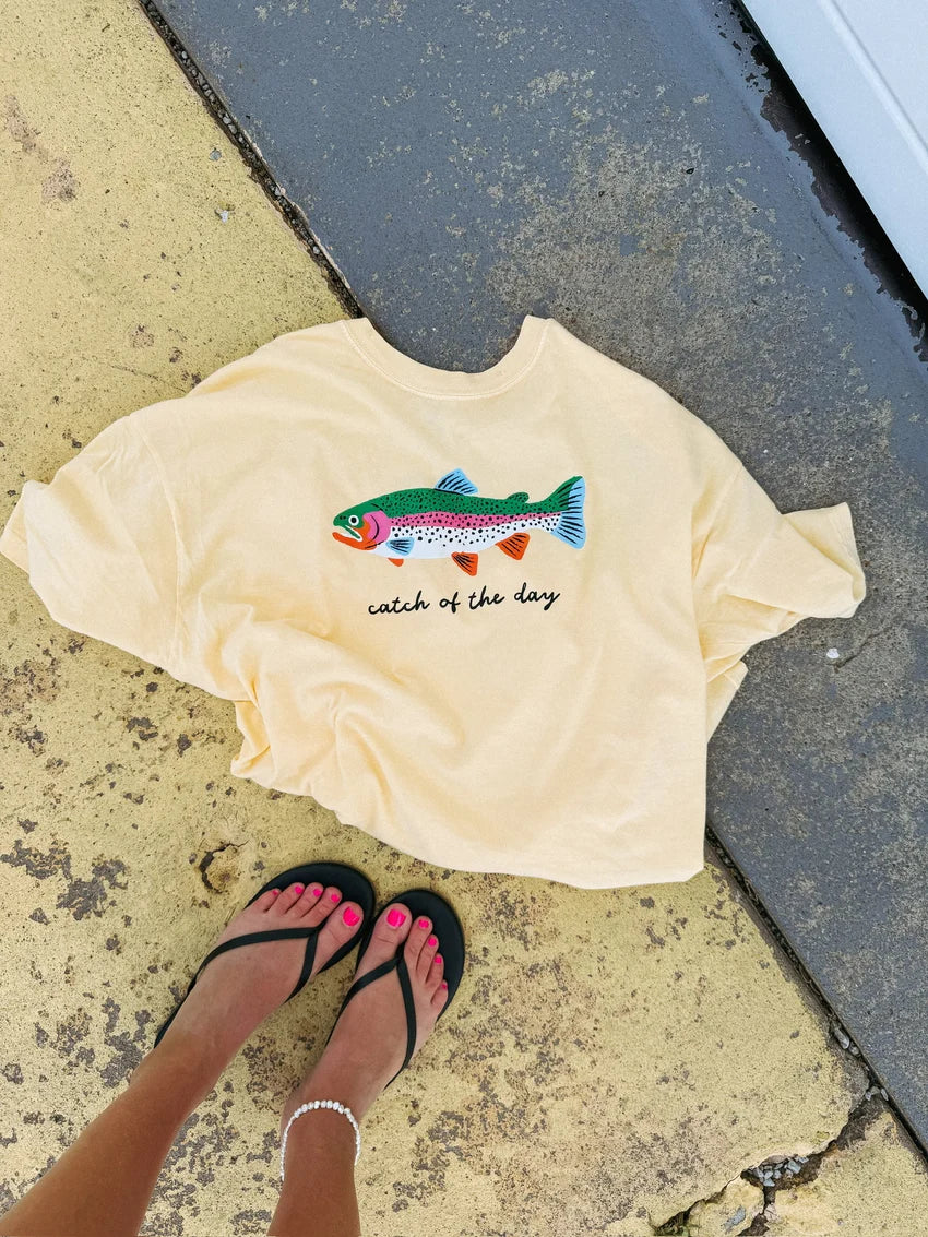 catch of the day graphic tee - butter yellow| Etta & East