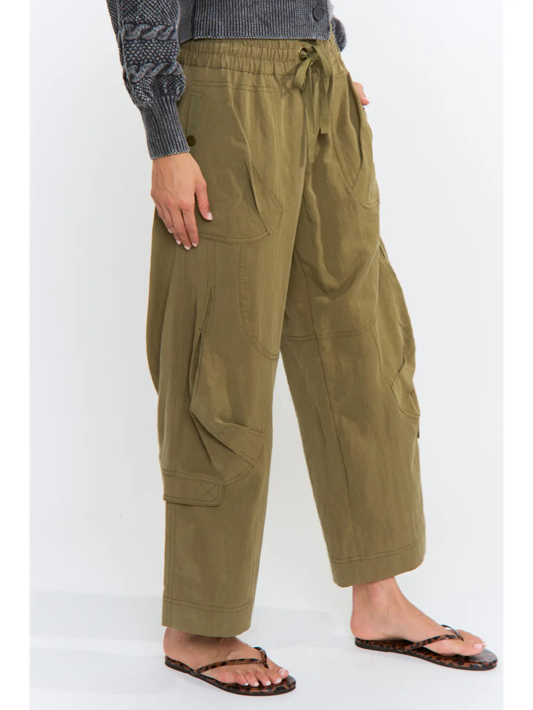 Wide-Leg Cargo Pants with Utility Pockets