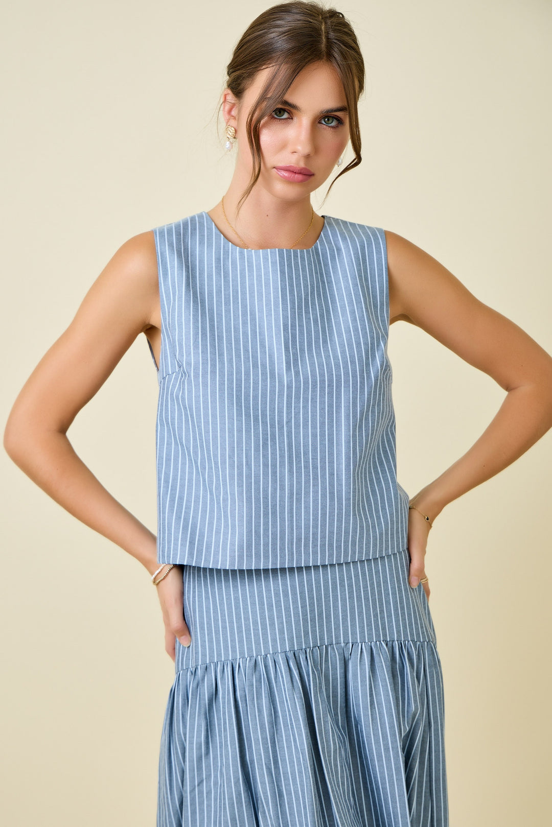 Sleeveless Stripe Scoop Neck Straight Fit Top