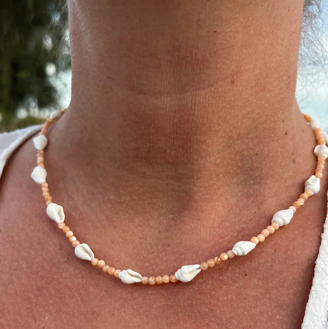 Praia Necklace | Dainty Surfer Beach Jewelry