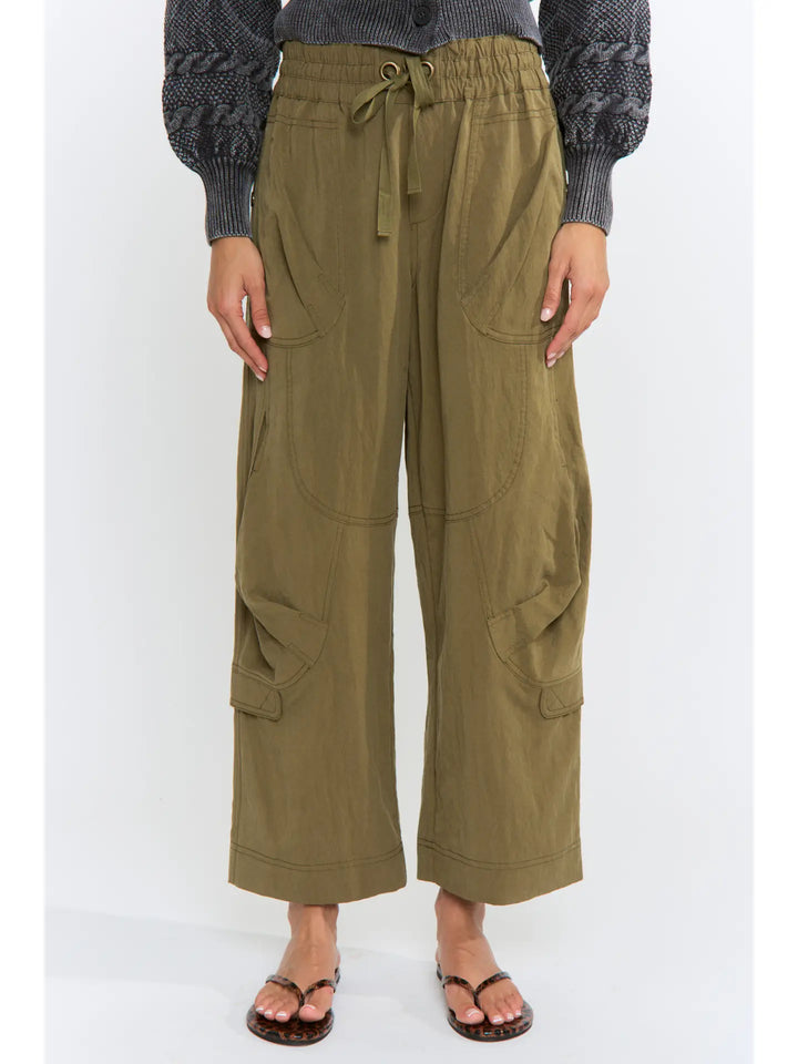 Wide-Leg Cargo Pants with Utility Pockets