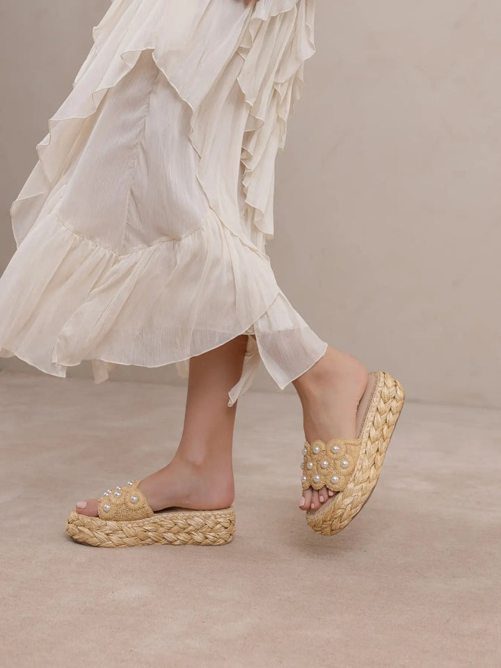 The Candice | Natural Floral Raffia Platform Slide