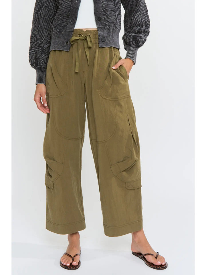 Wide-Leg Cargo Pants with Utility Pockets