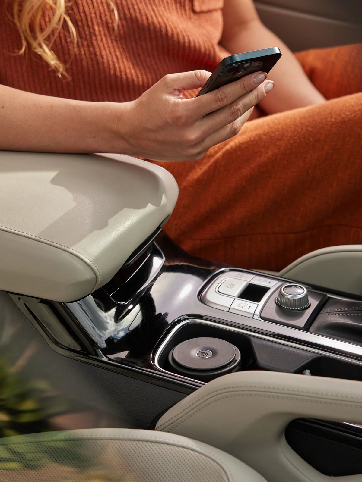 Pura Car™ Smart fragrance diffuser