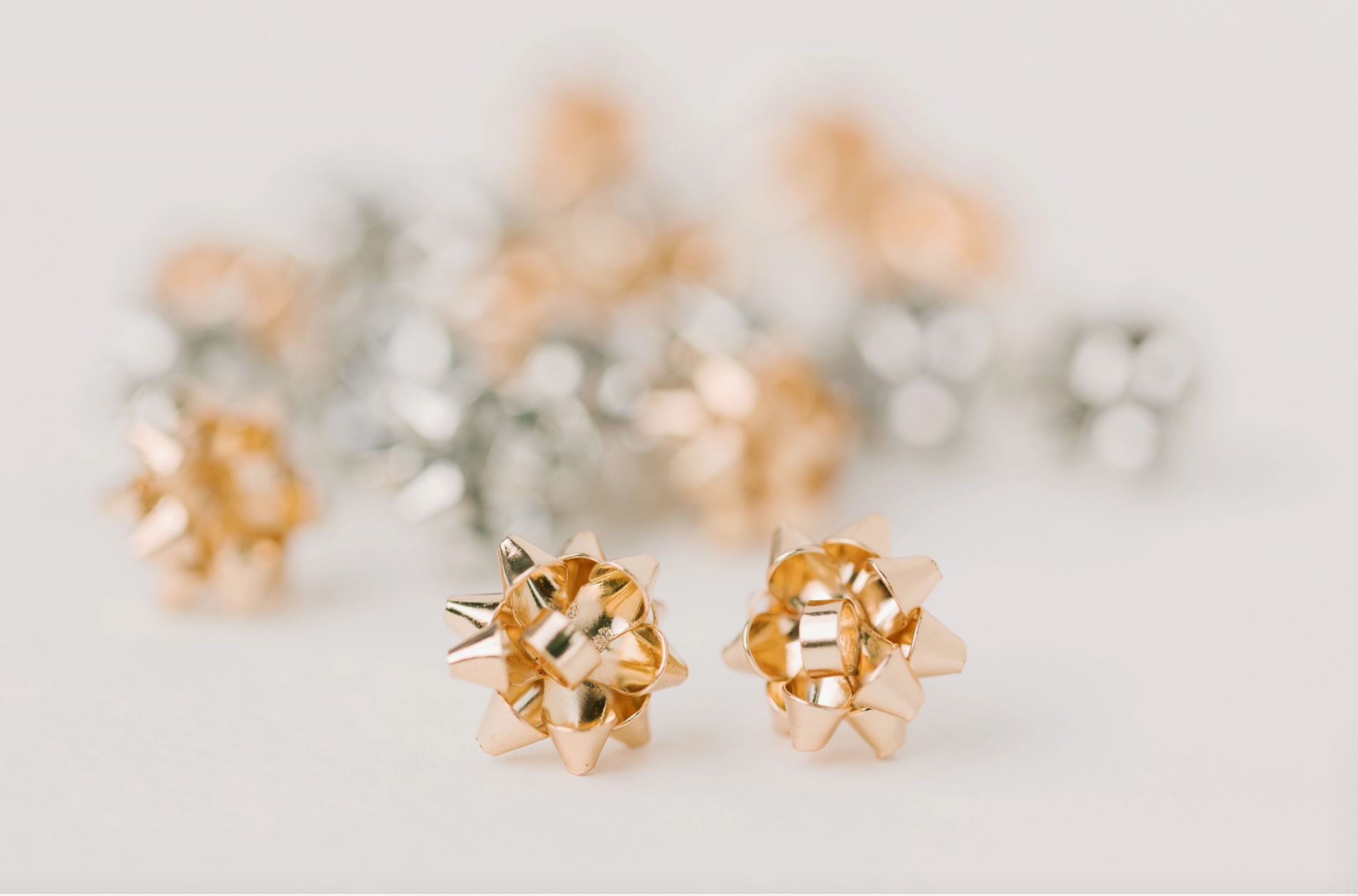 Gold Present Bow Earrings