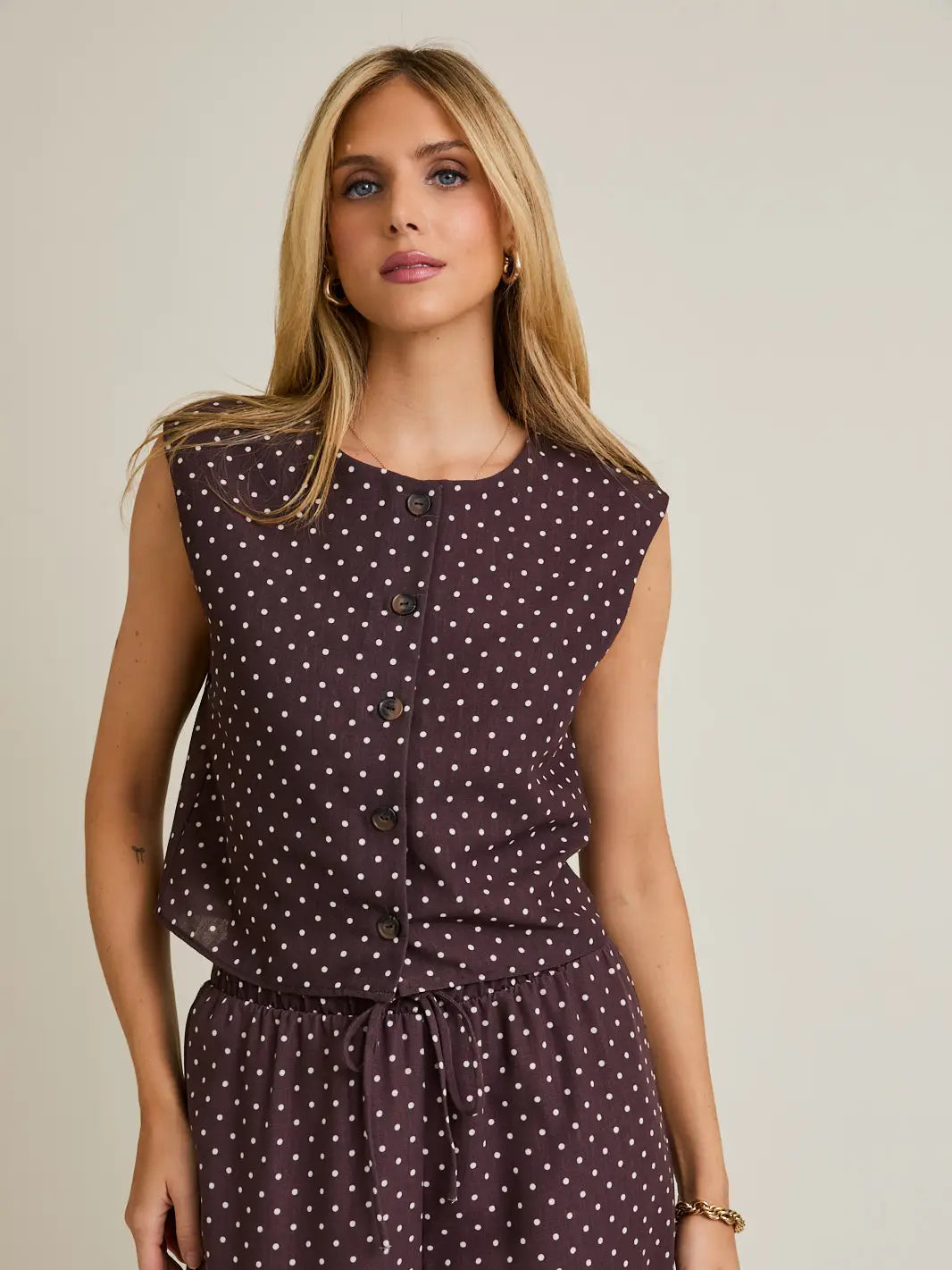 Round Neck Sleeveless Button Up Dot Top