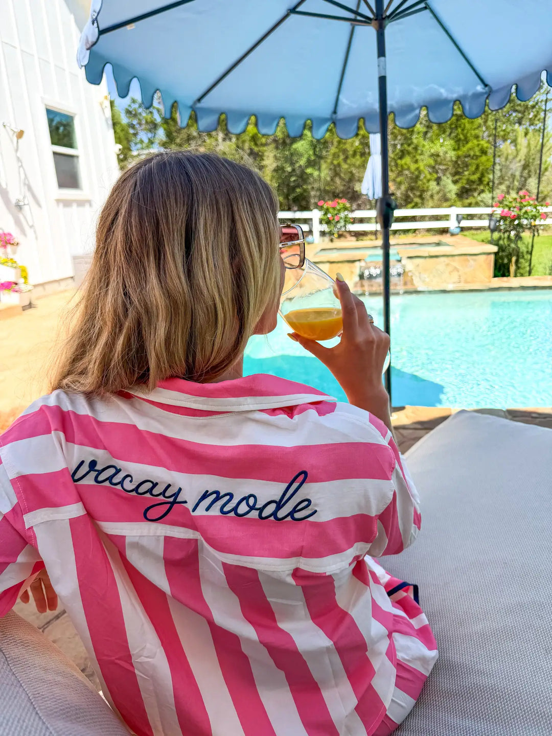 Vacay Mode Button Up Top