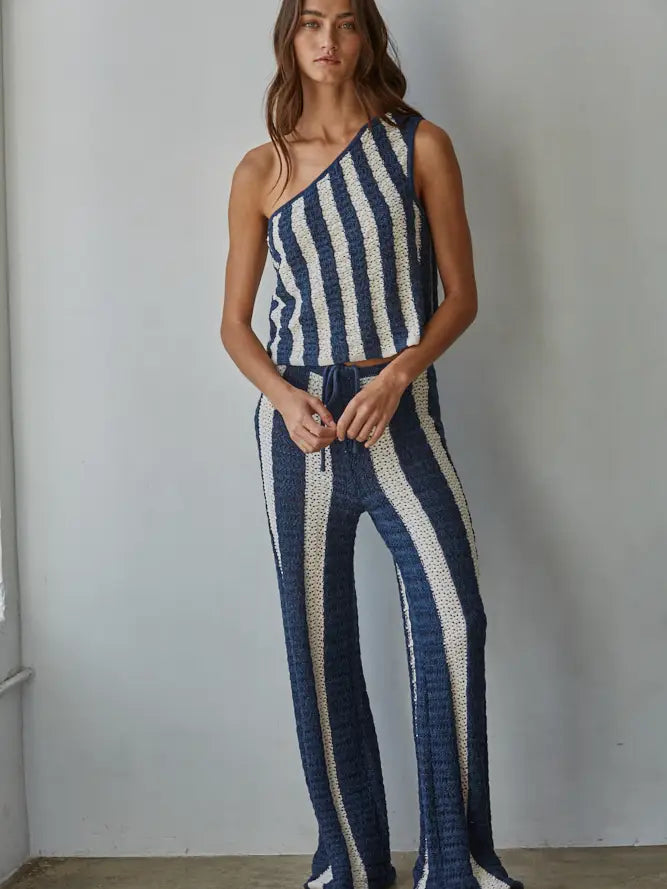 One Shoulder Sleeveless Crop